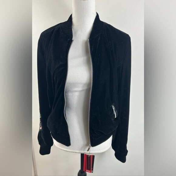 Yoki Sport Outerwear Collection Velour jacket size Lg NWT Floral Embroidered - Picture 7 of 8